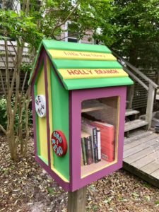 The-little-free-library-on-Holly-walk-Fair-Harbor.-Great-idea-225×300