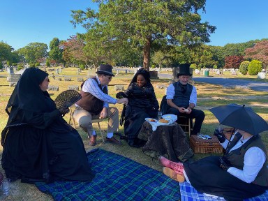 Oakwood Cemetery Tour